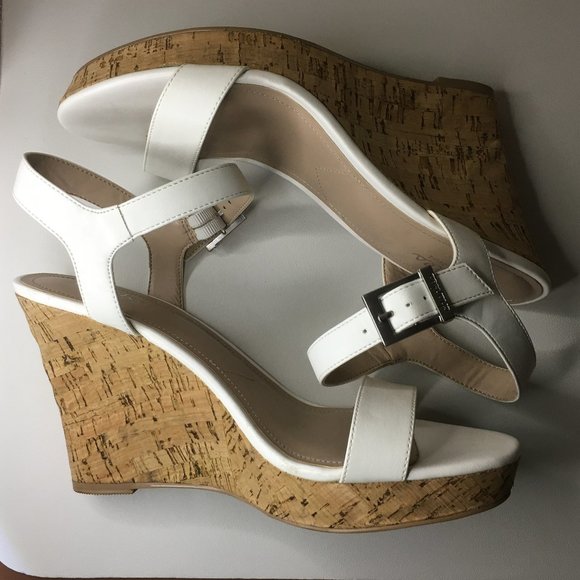 CHARLES BY CHARLES DAVID "Lambert" Cork heeled sandal - Picture 6 of 14